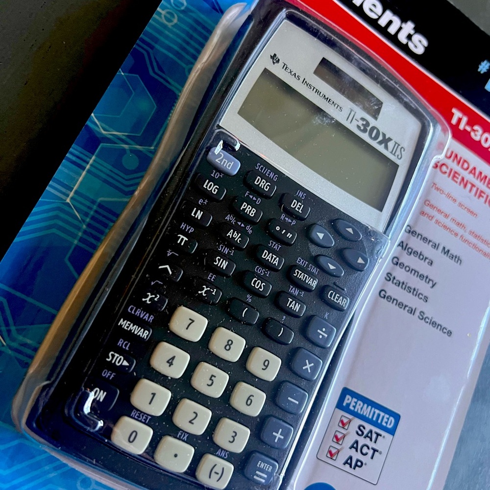 Texas Instruments TI-83/84 *NEW* - Picture 2 of 4